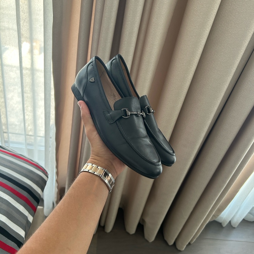 Venettini Men's Classic Black Slip-On Loafers